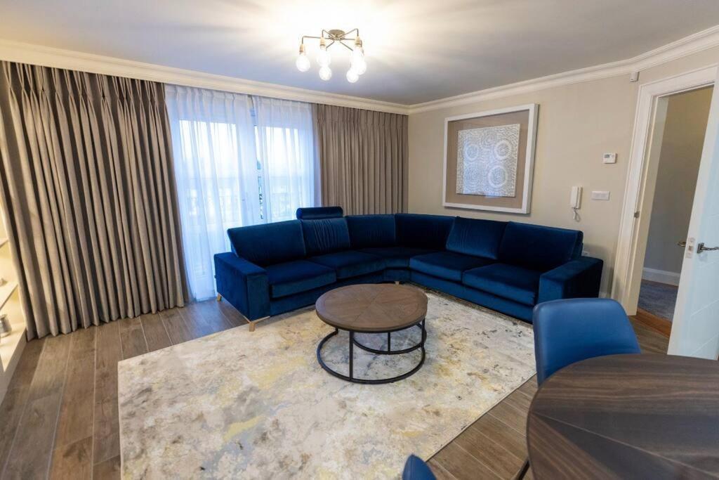 Luxury Town Centre Apartment Cookstown Buitenkant foto