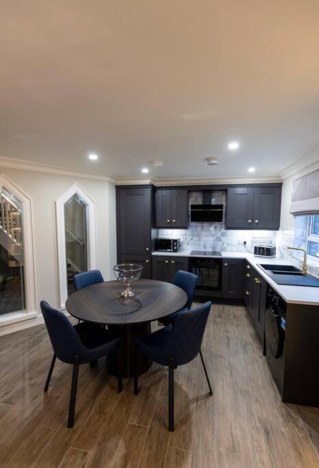 Luxury Town Centre Apartment Cookstown Buitenkant foto