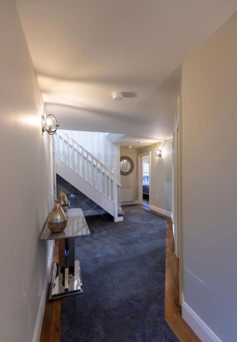 Luxury Town Centre Apartment Cookstown Buitenkant foto